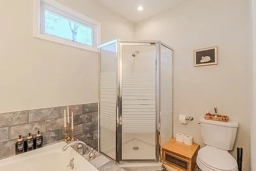 5 bed, 2 bath apartment for rent at 27R Albion Unit 2, Spring Hill — photo 36 of 42