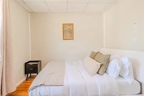 5 bed, 2 bath apartment for rent at 27R Albion Unit 2, Spring Hill — photo 25 of 42