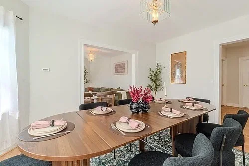 5 bed, 2 bath apartment for rent at 27R Albion Unit 2, Spring Hill — photo 2 of 42