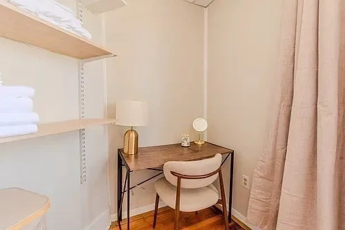 5 bed, 2 bath apartment for rent at 27R Albion Unit 2, Spring Hill — photo 15 of 42