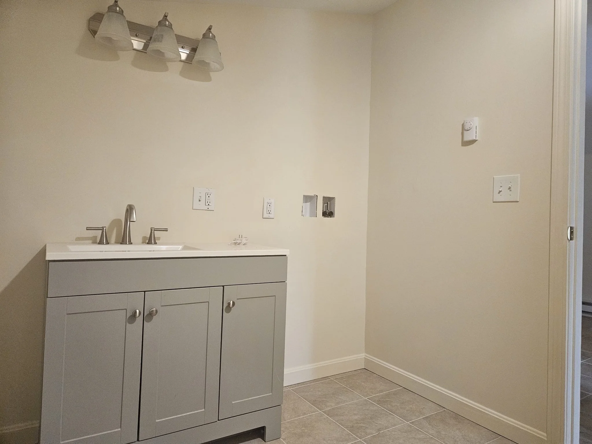 1 bed, 1 bath apartment for rent at 27R Summer St Unit R, Chelmsford — photo 8 of 9