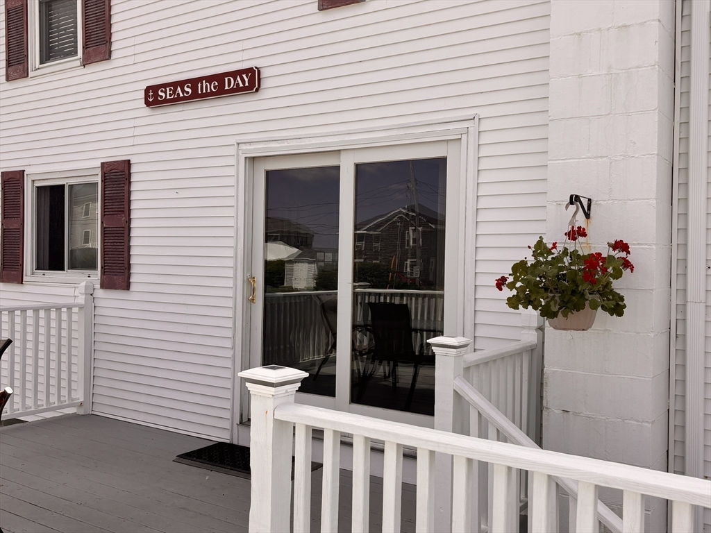 4 bed, 2 bath apartment for rent at 28 13th Rd(winter Rental), Marshfield — photo 2 of 12
