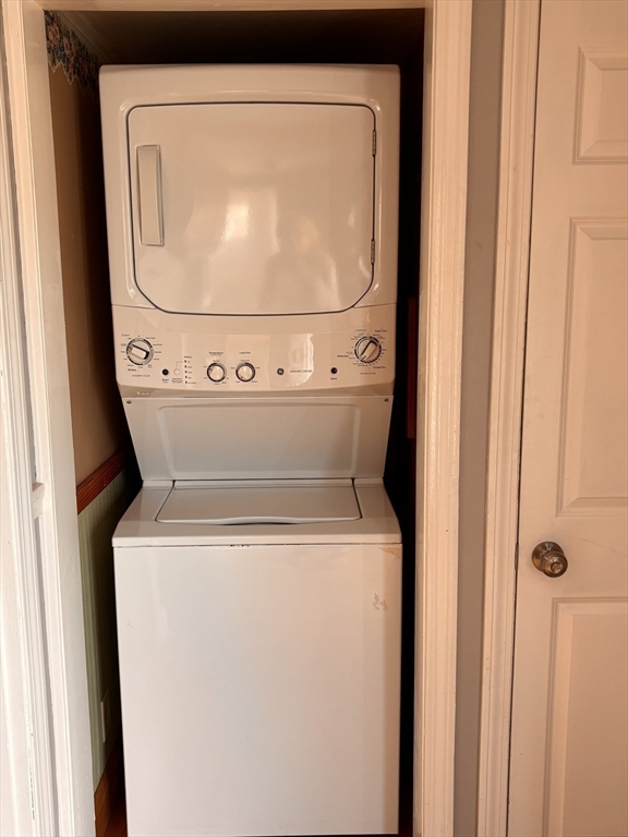 4 bed, 2 bath apartment for rent at 28 13th Rd(winter Rental), Marshfield — photo 8 of 12