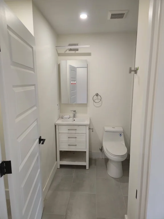 2 bed, 2 bath apartment for rent at 28-30 Clifton Unit 6, Roxbury — photo 8 of 10