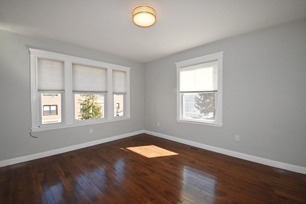 3 bed, 2 bath apartment for rent at 28-30 Schuyler Unit 1, Roxbury — photo 8 of 11
