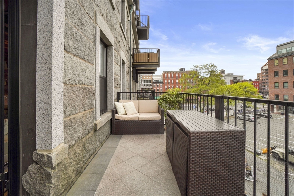3 bed, 2 bath apartment for rent at 28 Atlantic Ave Unit 317, Waterfront — photo 5 of 35
