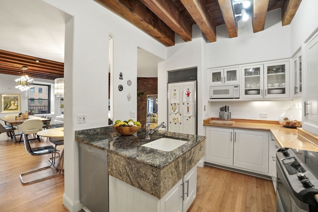 3 bed, 2 bath apartment for rent at 28 Atlantic Ave Unit 317, Waterfront — photo 18 of 35