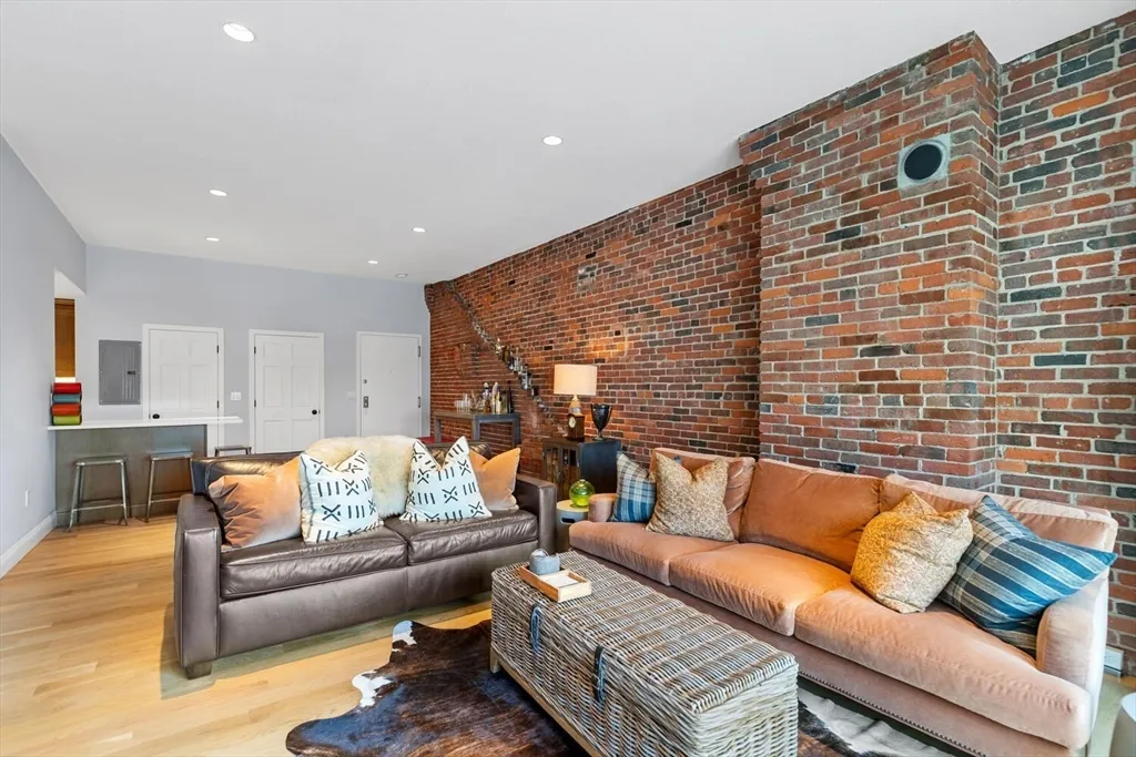 1 bed, 1 bath apartment for rent at 28-32 Atlantic Ave Unit 618, Waterfront — photo 3 of 12