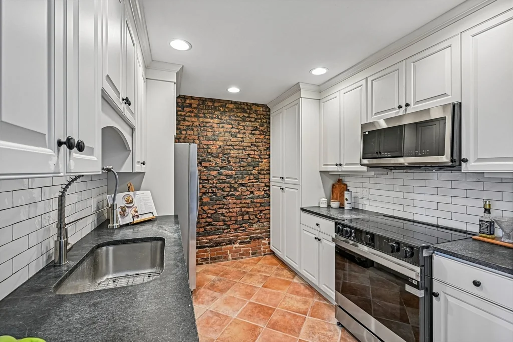 2 bed, 2 bath apartment for rent at 28-32 Atlantic Ave Unit 628, North End — photo 10 of 29