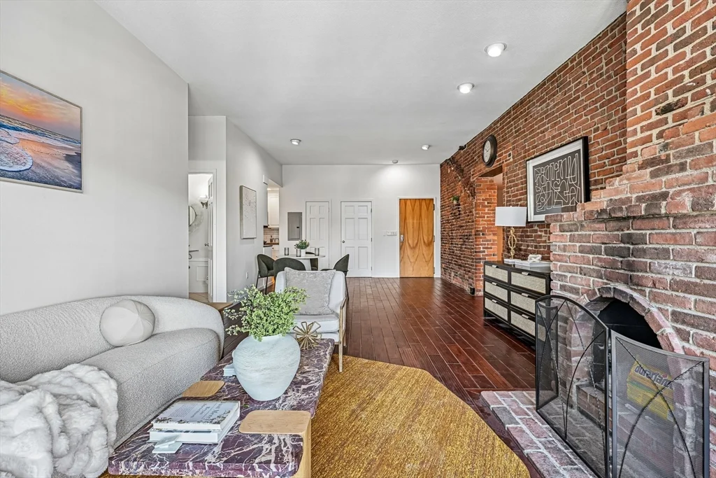 2 bed, 2 bath apartment for rent at 28-32 Atlantic Ave Unit 628, North End — photo 4 of 29