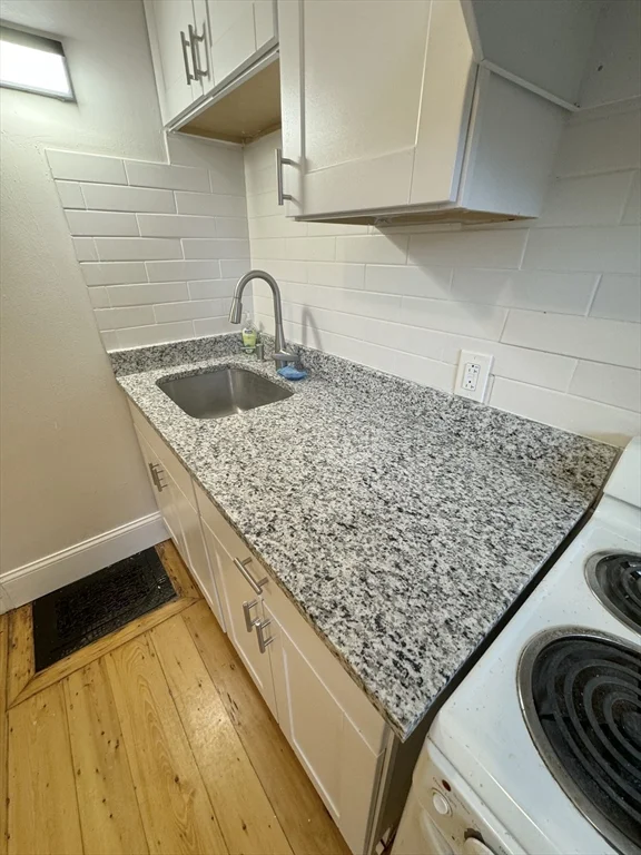 Studio bed, 1 bath apartment for rent at 28 Academy Hill Rd Unit 1F, Brighton — photo 3 of 7