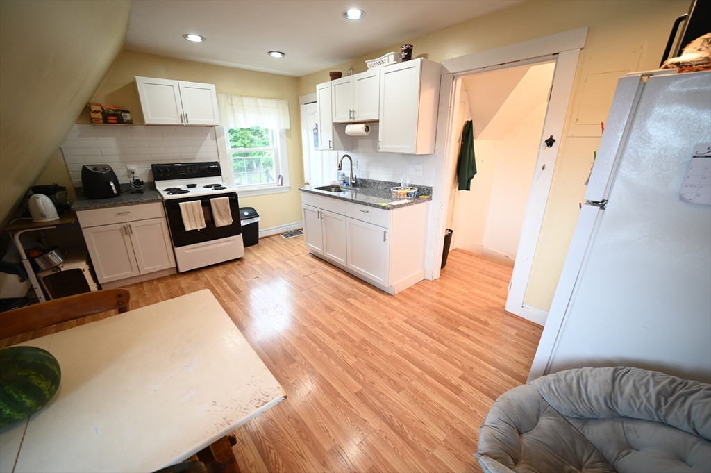Studio bed, 1 bath apartment for rent at 28 Academy Hill Rd Unit 3, Brighton — photo 2 of 5