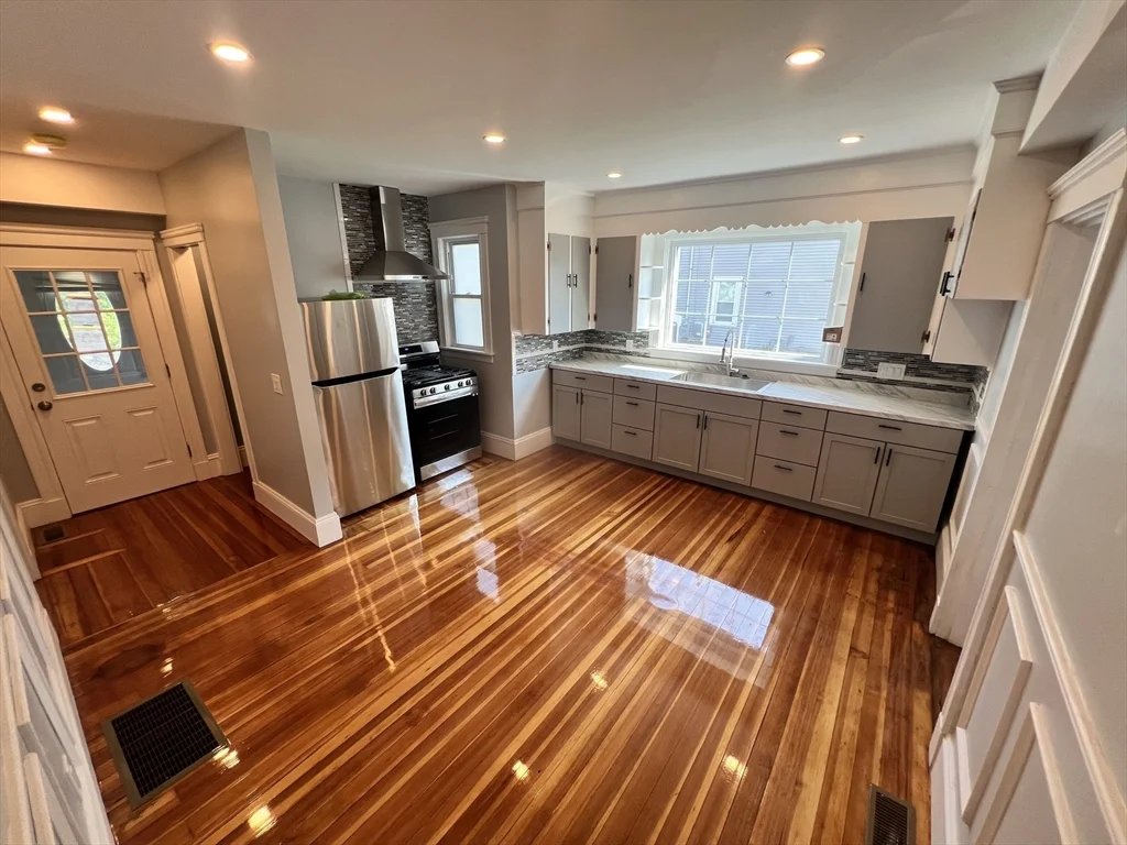 1 bed, 1 bath apartment for rent at 28 Albertina Unit 1, Quincy — photo 1 of 9