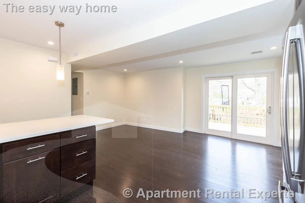 4 bed, 4+ bath apartment for rent at 28 Albion St Unit 2, Ball Square — photo 3 of 9