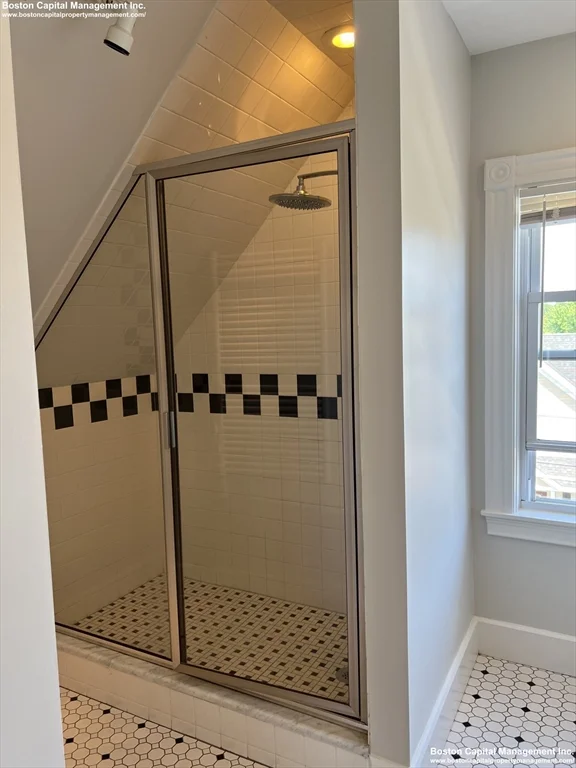 5 bed, 2.5 bath apartment for rent at 28 Albion St Unit APT 2, Powder House Square — photo 21 of 22