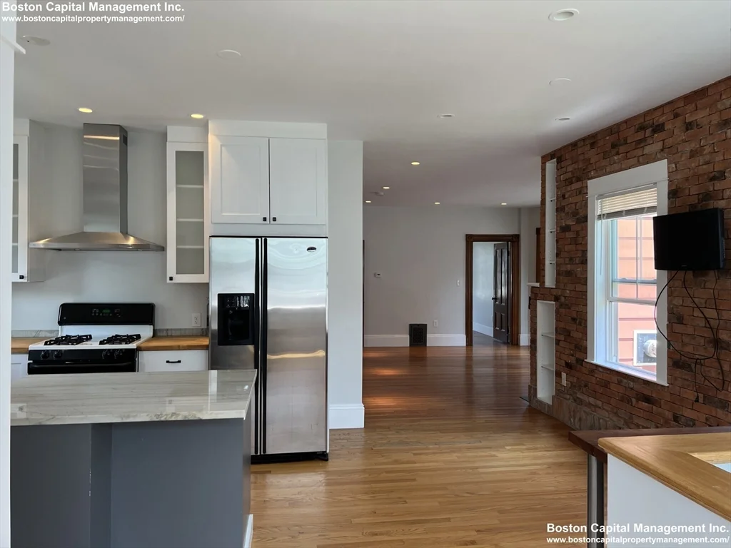 5 bed, 2.5 bath apartment for rent at 28 Albion St Unit APT 2, Powder House Square — photo 1 of 22