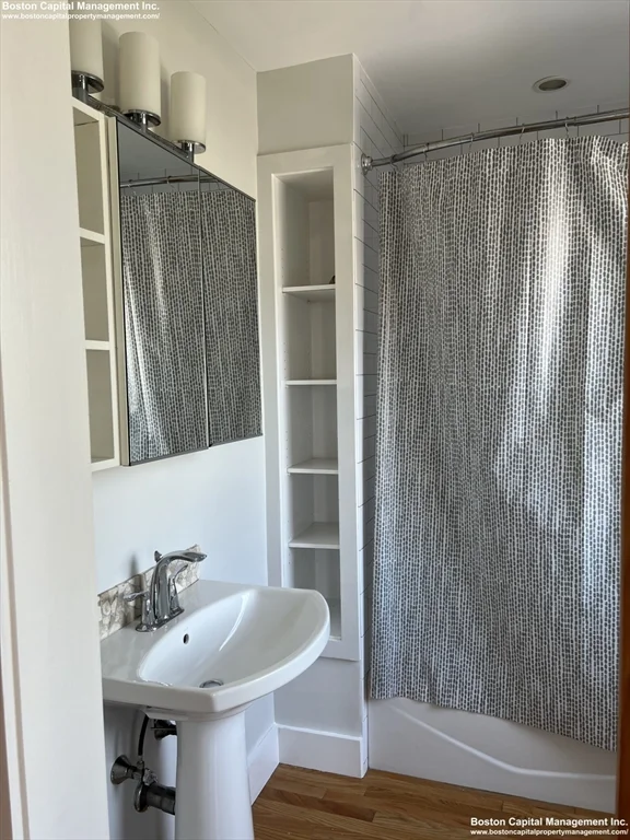 5 bed, 2.5 bath apartment for rent at 28 Albion St Unit APT 2, Powder House Square — photo 12 of 22