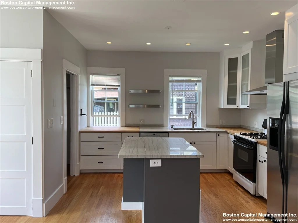 5 bed, 2.5 bath apartment for rent at 28 Albion St Unit APT 2, Powder House Square — photo 4 of 22