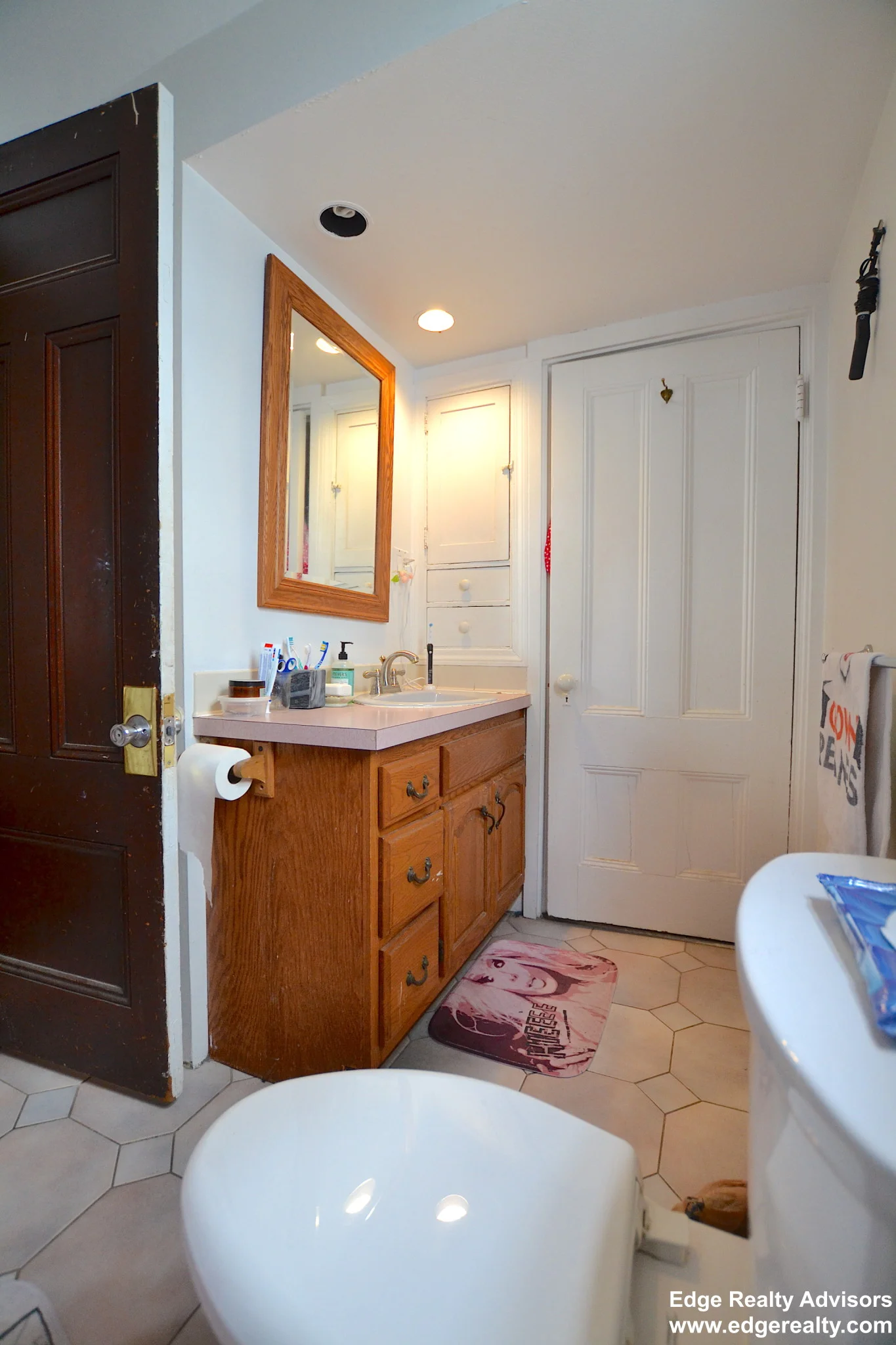 3 bed, 2 bath apartment for rent at 28 Aldie St Unit 1, Allston — photo 15 of 16