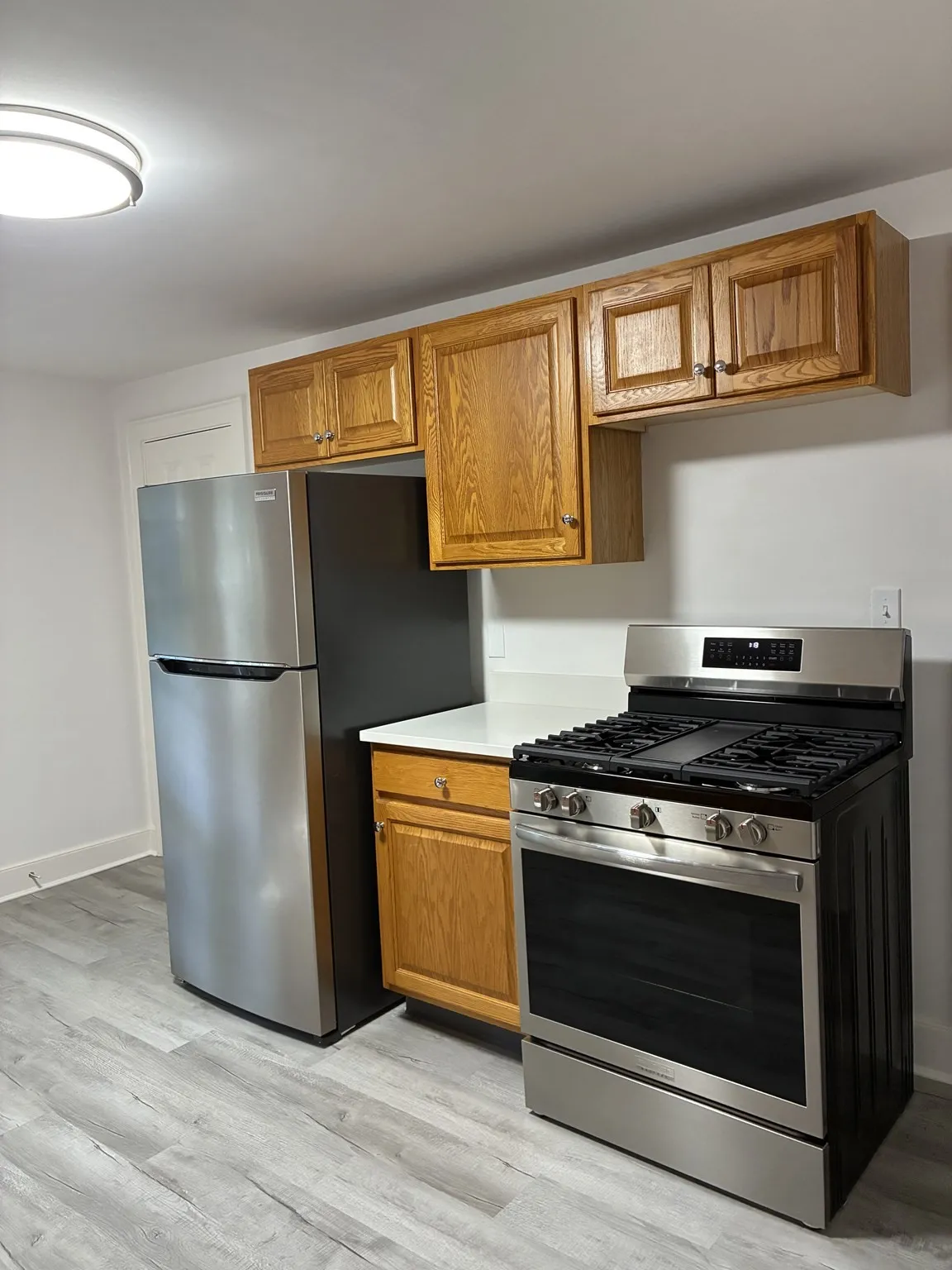2 bed, 1 bath apartment for rent at 28 Aldrich Unit B, Newton Corner — photo 2 of 10