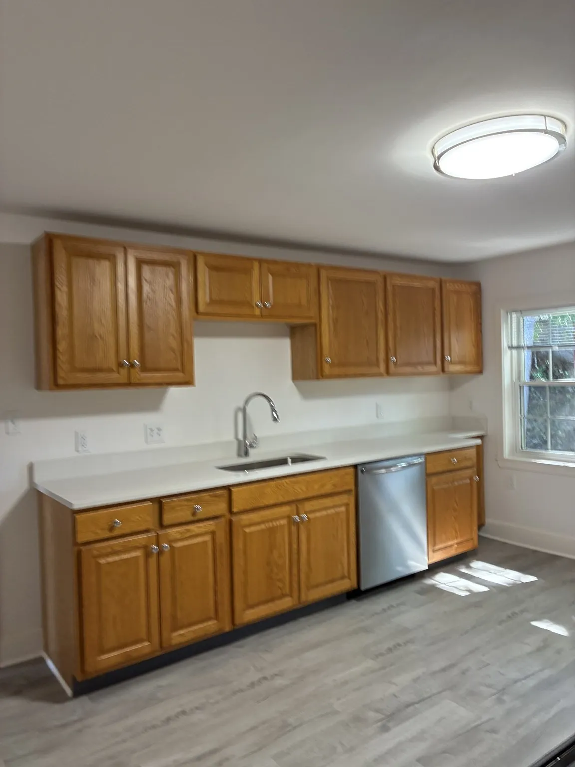 2 bed, 1 bath apartment for rent at 28 Aldrich Unit B, Newton Corner — photo 3 of 10