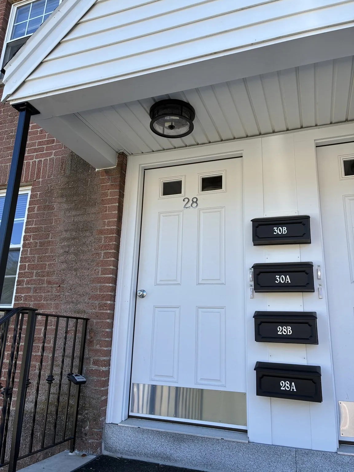 2 bed, 1 bath apartment for rent at 28 Aldrich Unit B, Newton Corner — photo 9 of 10