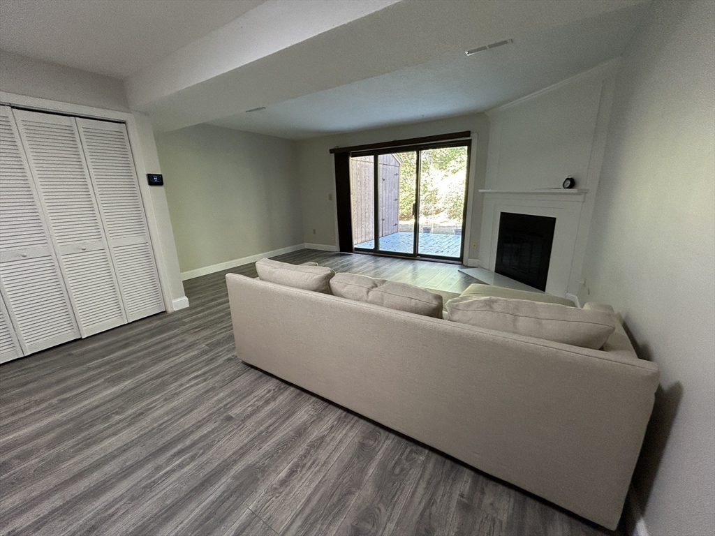 2 bed, 1 bath apartment for rent at 28 Apple Tree Hill Rd Unit 28, Hopkinton — photo 6 of 20
