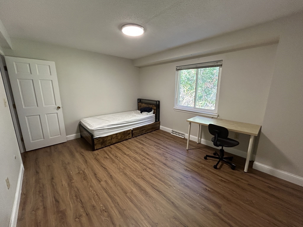 2 bed, 1 bath apartment for rent at 28 Apple Tree Hill Rd Unit 28, Hopkinton — photo 10 of 20
