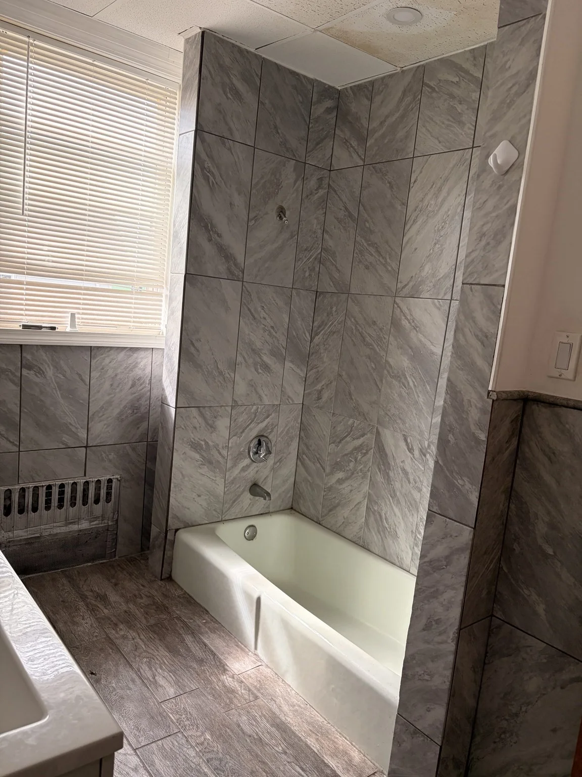 3 bed, 1 bath apartment for rent at 28 Aspinwall Rd Unit 2, Dorchester — photo 7 of 8
