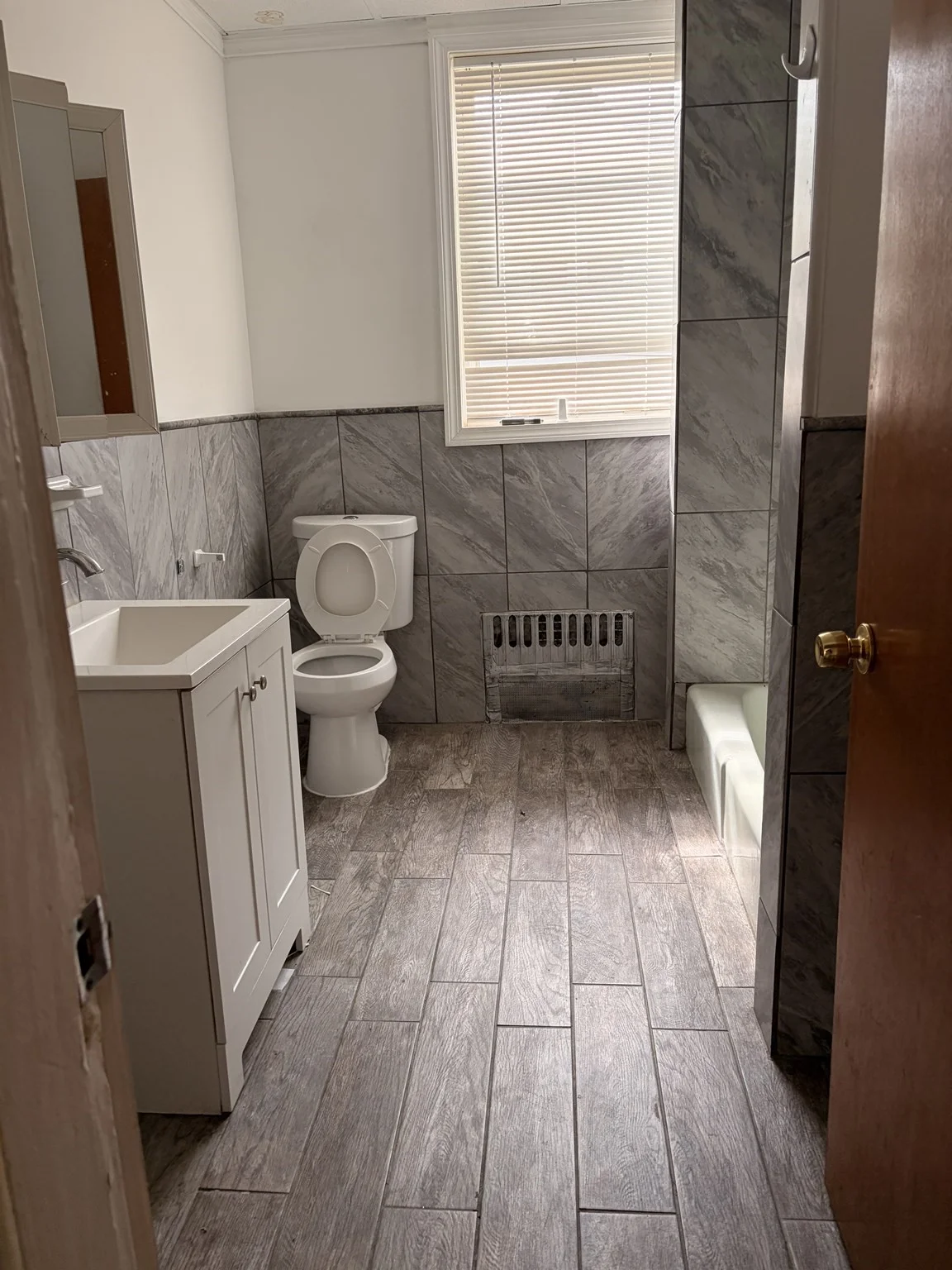 3 bed, 1 bath apartment for rent at 28 Aspinwall Rd Unit 2, Dorchester — photo 6 of 8