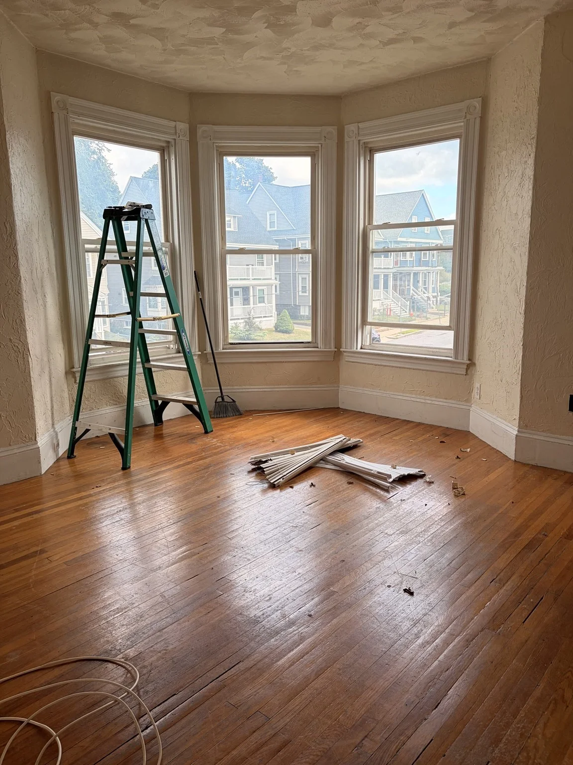 3 bed, 1 bath apartment for rent at 28 Aspinwall Rd Unit 2, Dorchester — photo 5 of 8