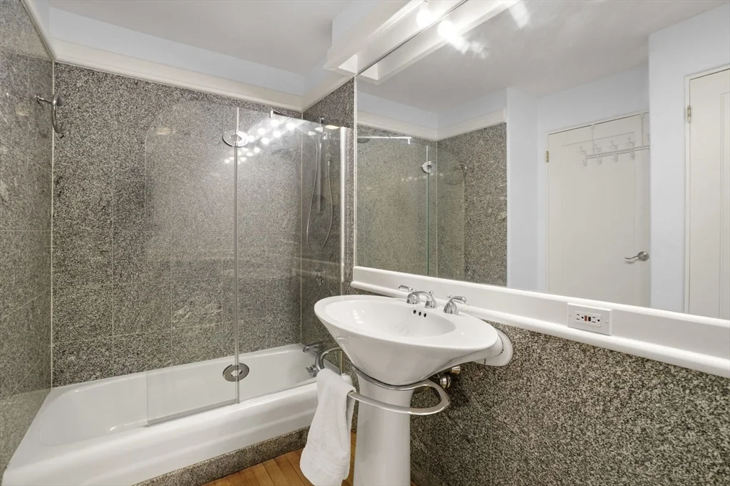 3 bed, 2 bath apartment for rent at 28 Atlantic Ave Unit 317, Waterfront — photo 23 of 35
