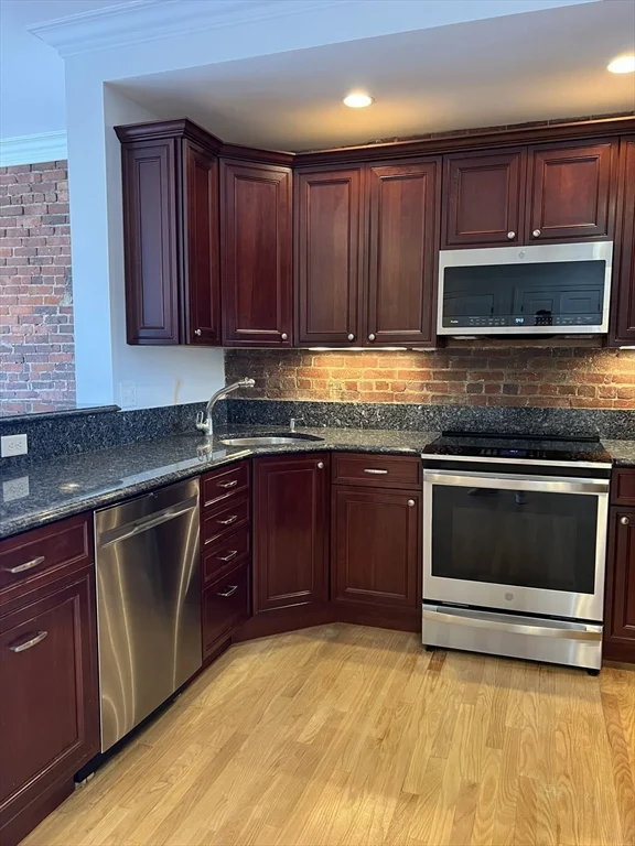 2 bed, 2 bath apartment for rent at 28 Atlantic Ave Unit 635, Waterfront — photo 4 of 18