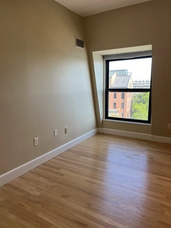 2 bed, 2 bath apartment for rent at 28 Atlantic Ave Unit 635, Waterfront — photo 10 of 18