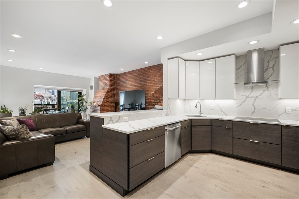 2 bed, 2 bath apartment for rent at 28 Atlantic Ave Unit 638, Waterfront