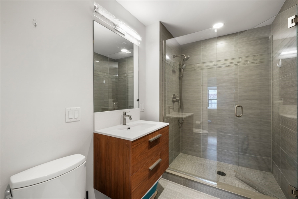 2 bed, 2 bath apartment for rent at 28 Atlantic Ave Unit 638, Waterfront — photo 25 of 34