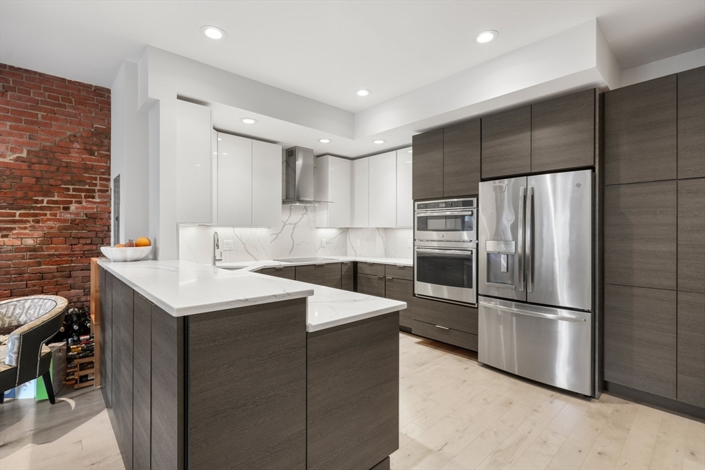 2 bed, 2 bath apartment for rent at 28 Atlantic Ave Unit 638, Waterfront — photo 4 of 34