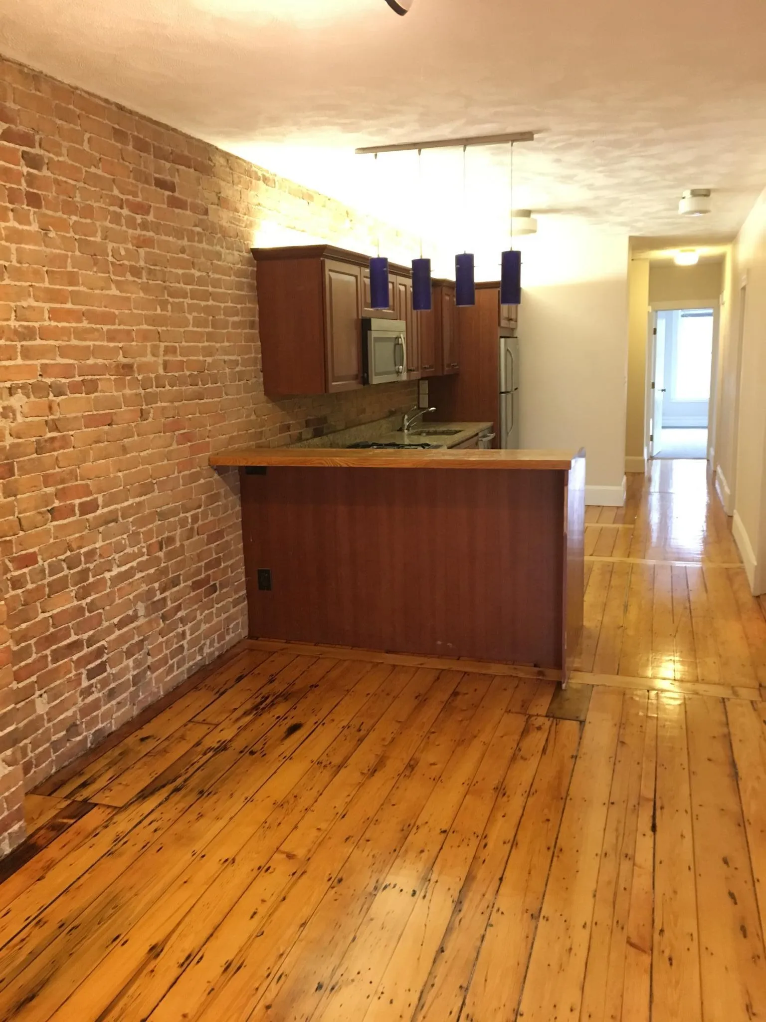 2 bed, 1 bath apartment for rent at 28 Beacon Pl Unit 2, Chelsea — photo 2 of 8