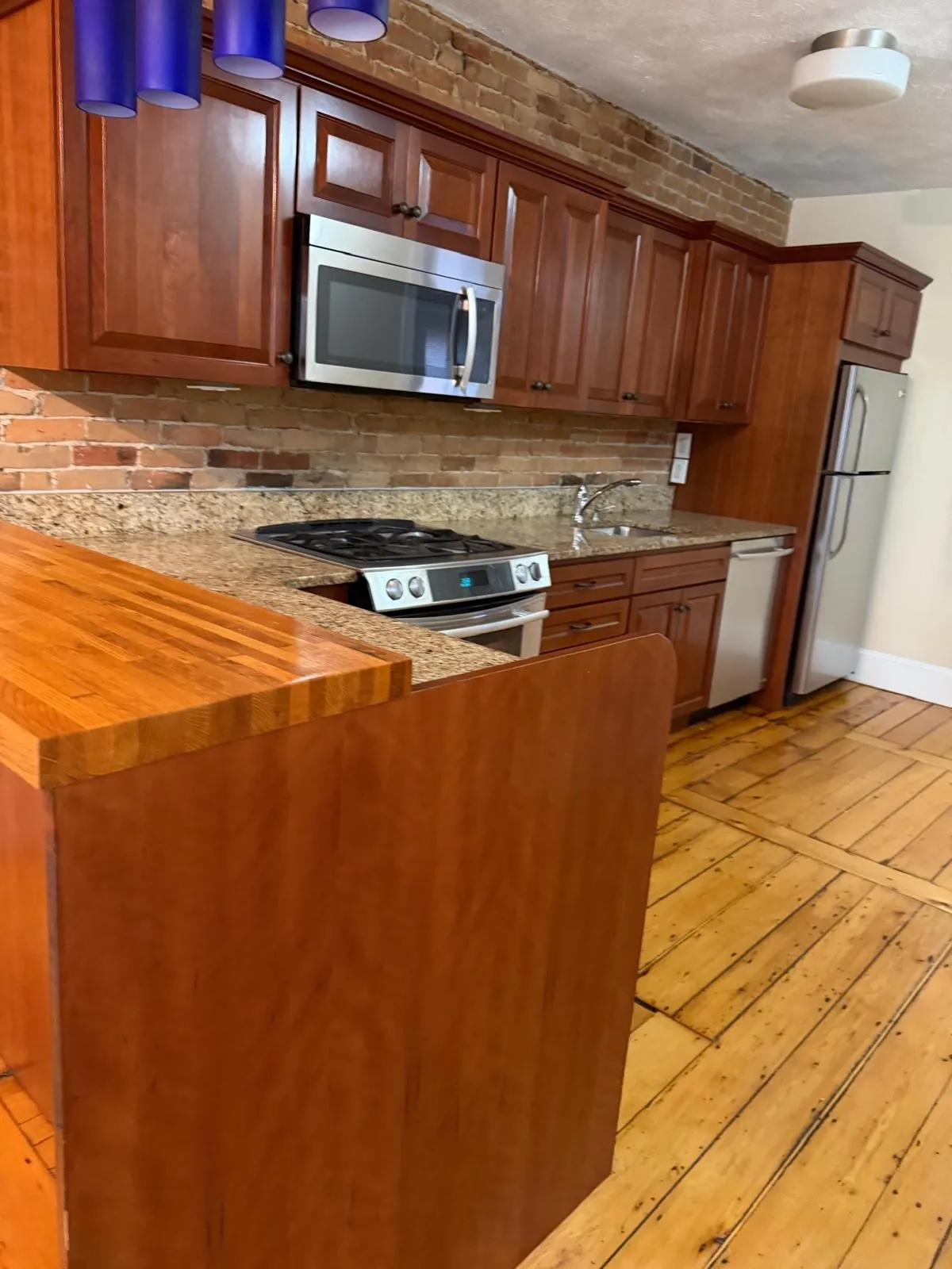 2 bed, 1 bath apartment for rent at 28 Beacon Pl Unit 2, Chelsea