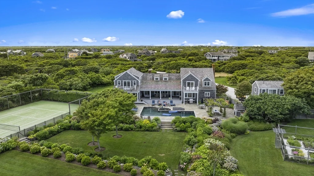 7 bed, 4+ bath apartment for rent at 28 Bosworth St, Nantucket — photo 25 of 34