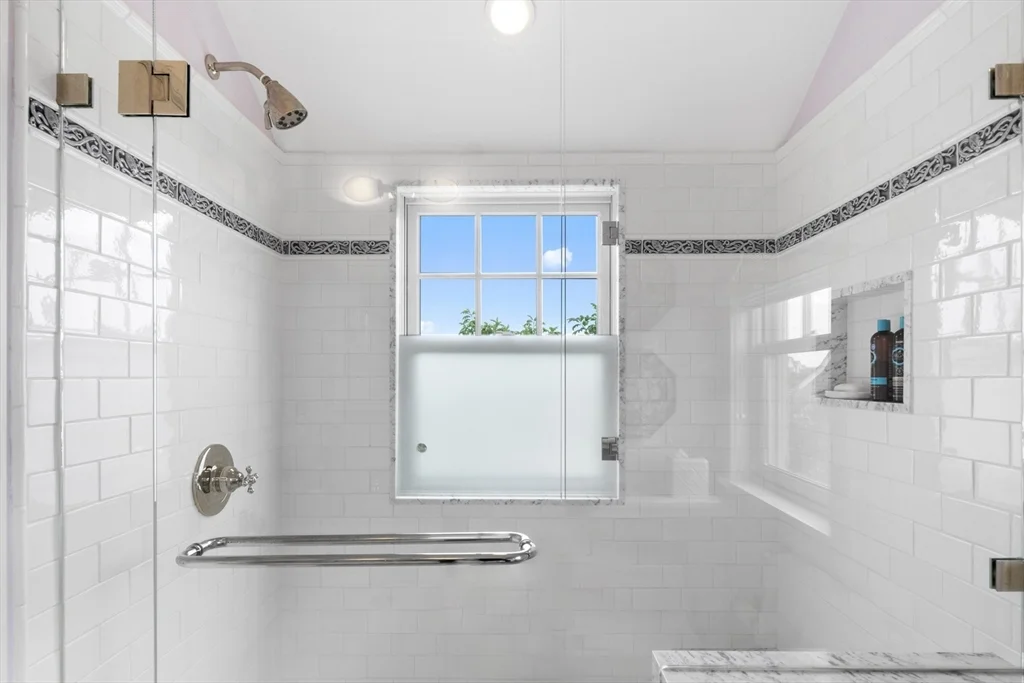 7 bed, 4+ bath apartment for rent at 28 Bosworth St, Nantucket — photo 15 of 34
