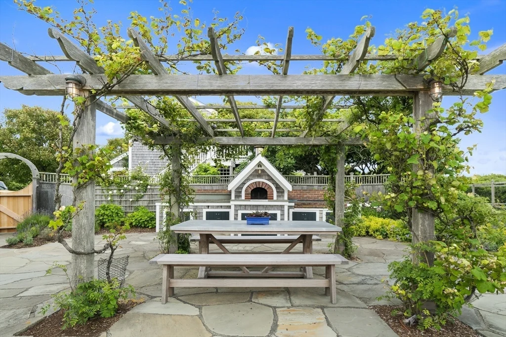 7 bed, 4+ bath apartment for rent at 28 Bosworth St, Nantucket — photo 28 of 34