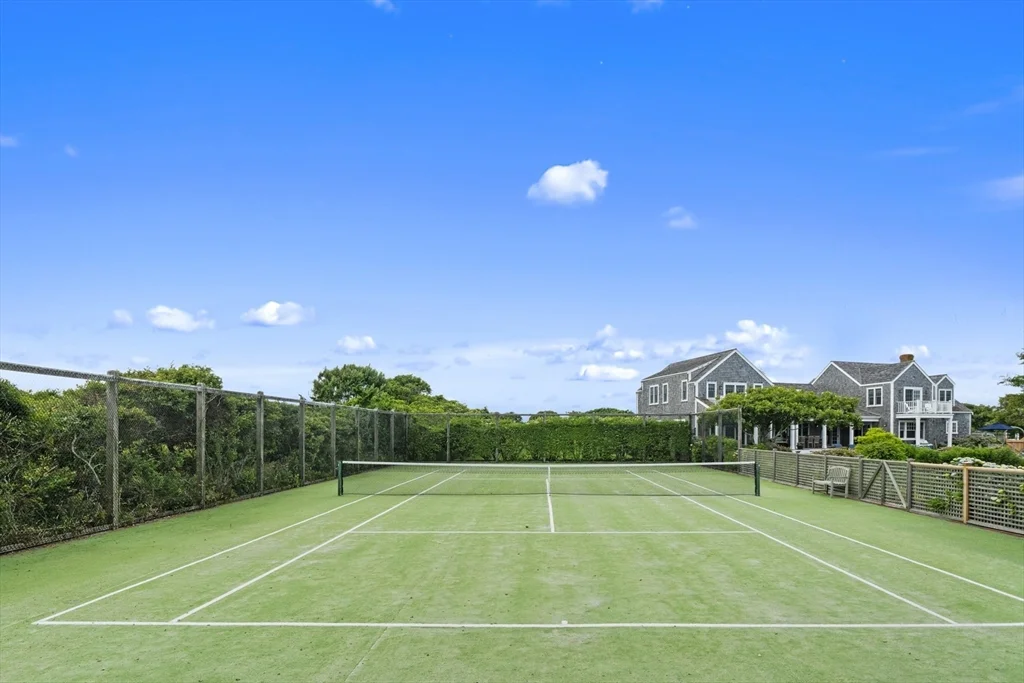 7 bed, 4+ bath apartment for rent at 28 Bosworth St, Nantucket — photo 29 of 34