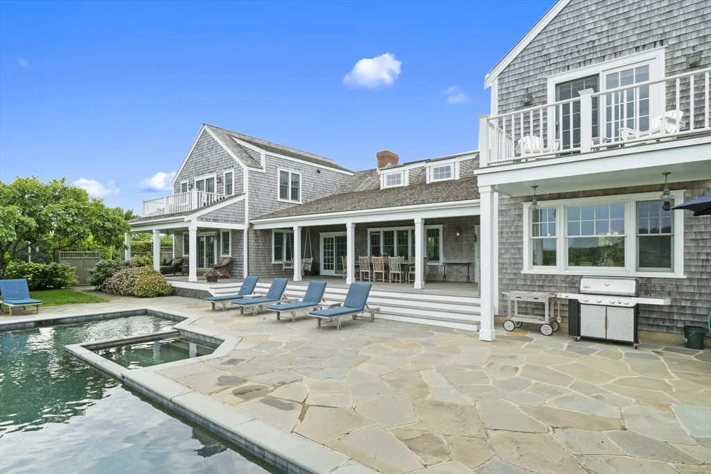 7 bed, 4+ bath apartment for rent at 28 Bosworth St, Nantucket — photo 27 of 34