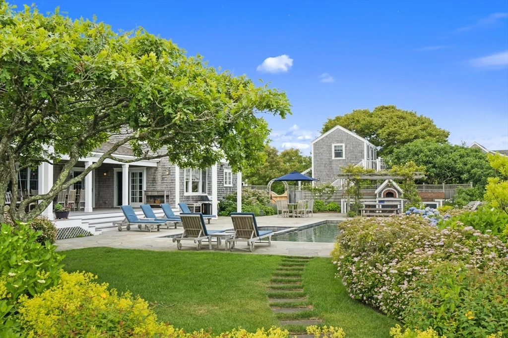 7 bed, 4+ bath apartment for rent at 28 Bosworth St, Nantucket — photo 26 of 34