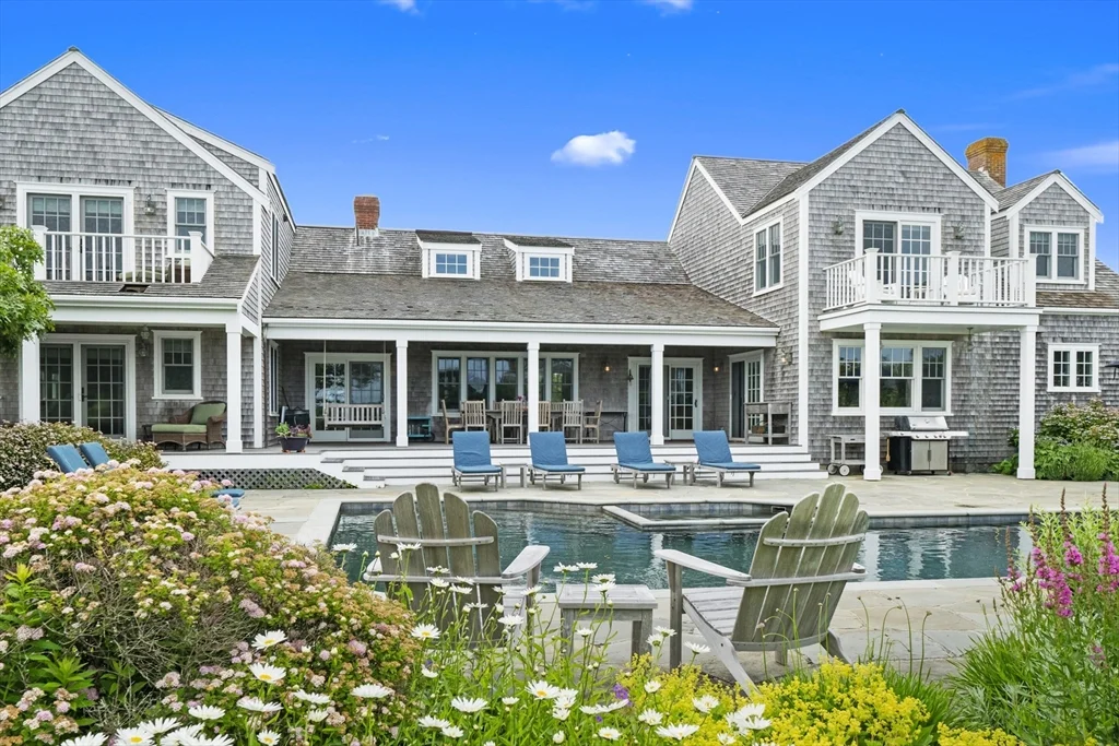 7 bed, 4+ bath apartment for rent at 28 Bosworth St, Nantucket — photo 1 of 34