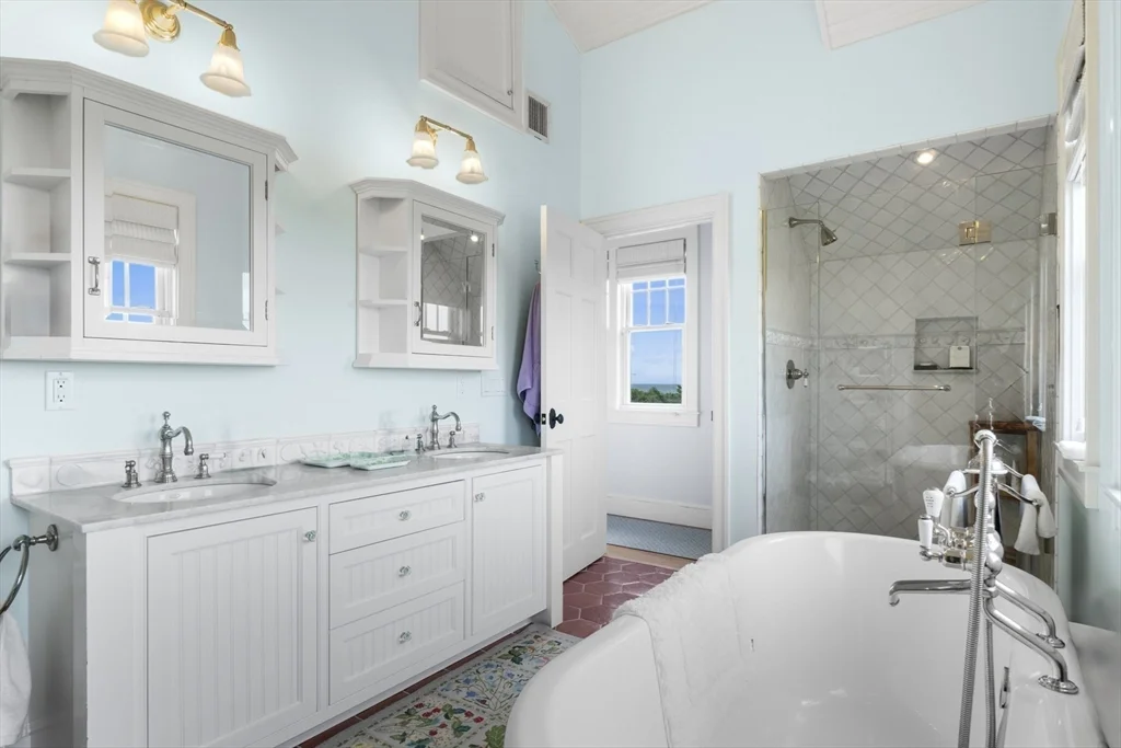 7 bed, 4+ bath apartment for rent at 28 Bosworth St, Nantucket — photo 11 of 34