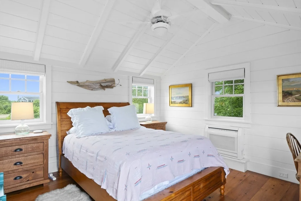 7 bed, 4+ bath apartment for rent at 28 Bosworth St, Nantucket — photo 14 of 34