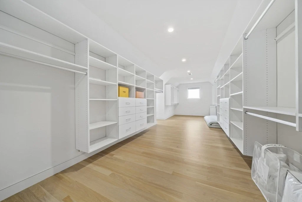 6 bed, 4+ bath apartment for rent at 28 Boulder Rd, Newton Center — photo 20 of 42