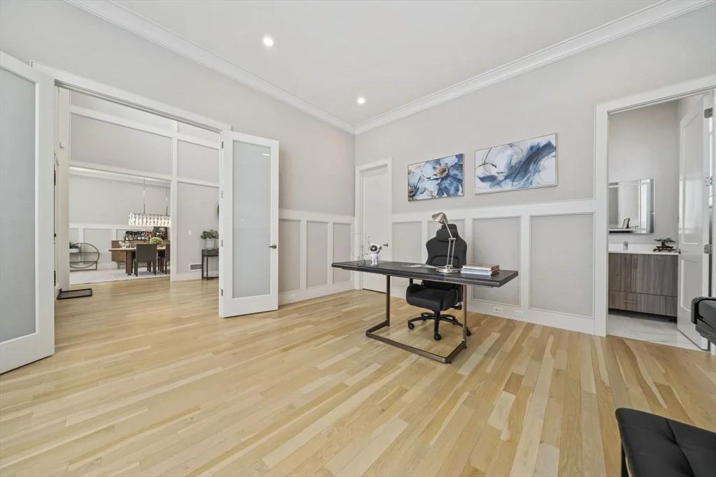 6 bed, 4+ bath apartment for rent at 28 Boulder Rd, Newton Center — photo 13 of 42